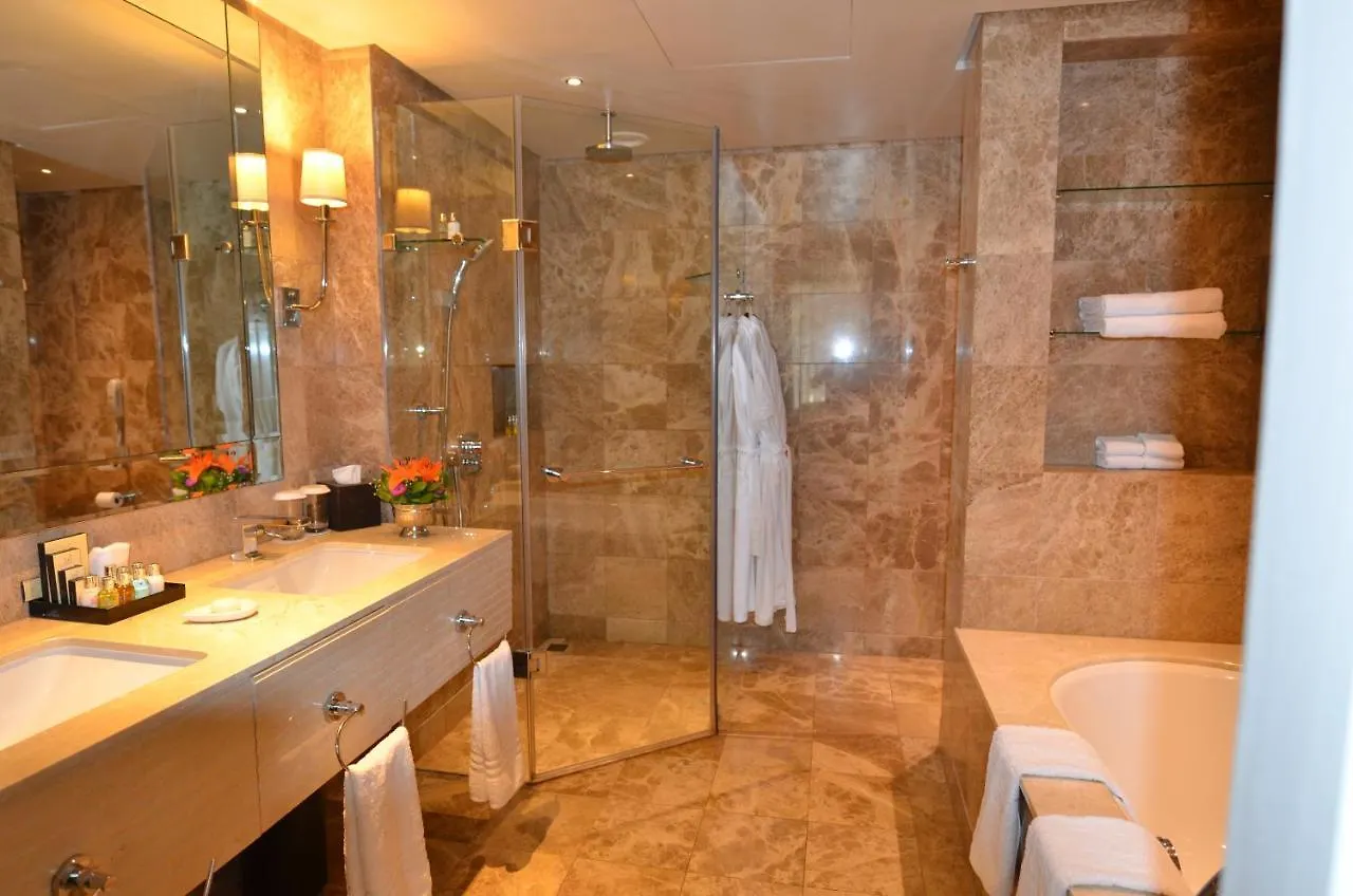 Taj Luxury Suite Κέιπ Τάουν 5*,